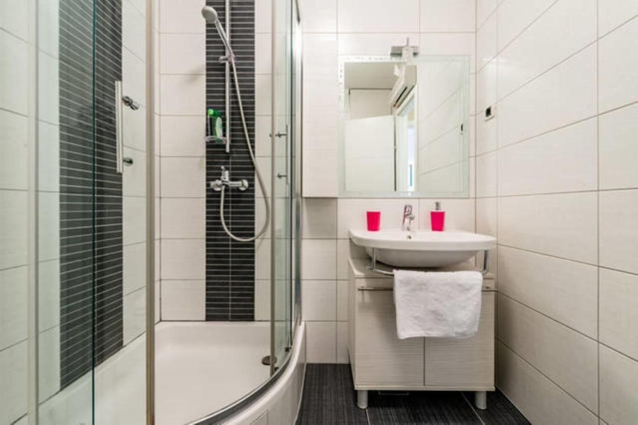 Near Beach Apartment Reno With Private Parking Split Eksteriør bilde