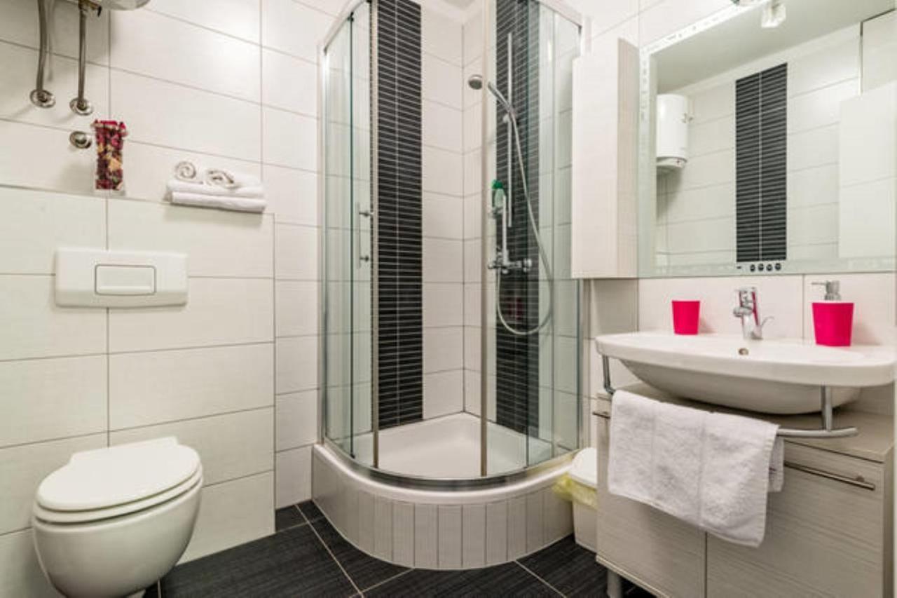 Near Beach Apartment Reno With Private Parking Split Eksteriør bilde