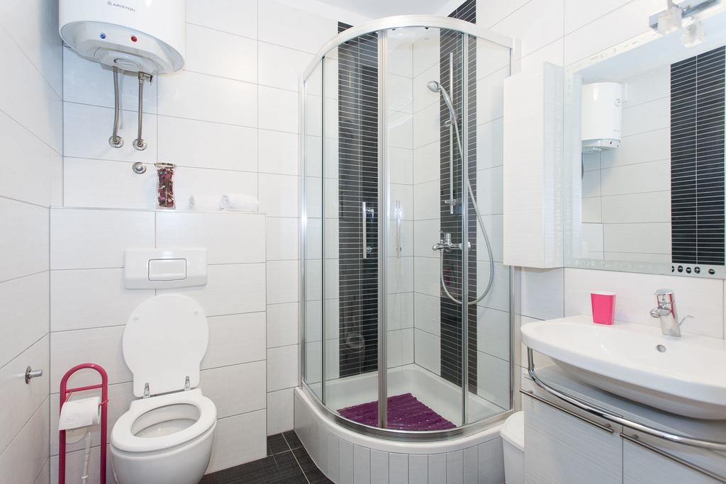 Near Beach Apartment Reno With Private Parking Split Eksteriør bilde